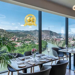 فندق Golden Tulip Design, تبليسي